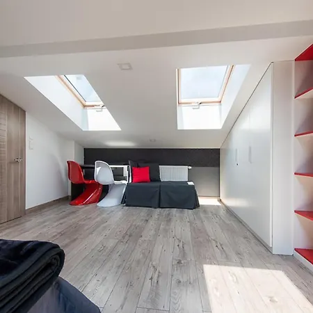 Cozy And Large 62 M2 Apartment With Air Conditioning, Old Town-2